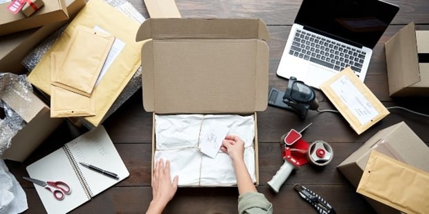 5 Smart Tips for Packing Multiple Items in a Mailer Box