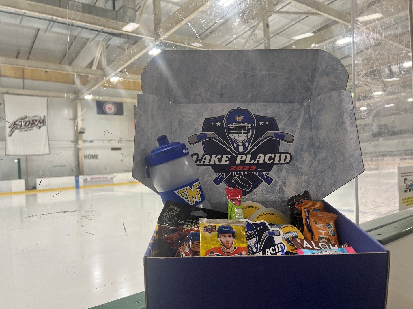 Custom mailer box with logo for hockey tournament welcome kits